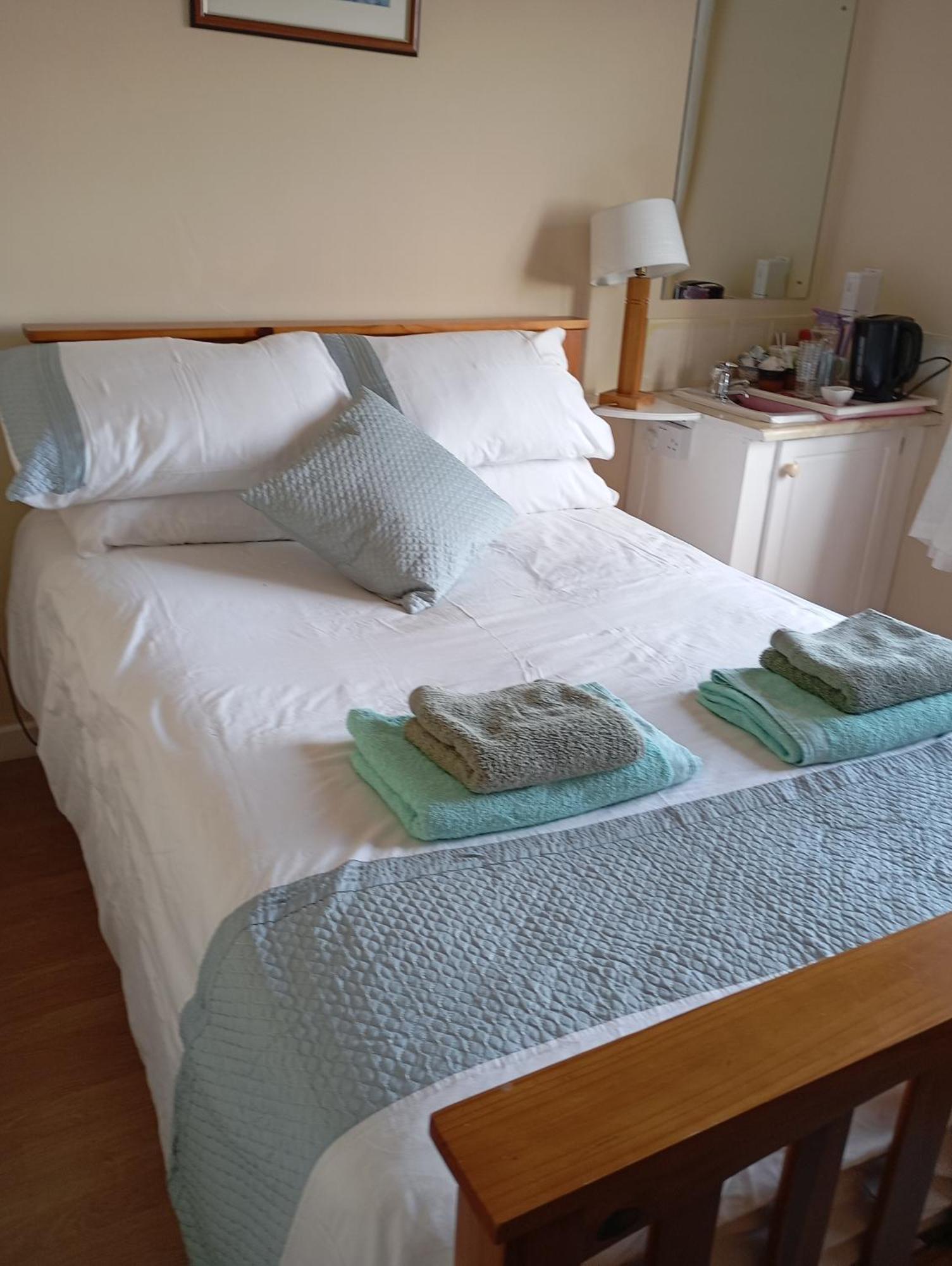 Room In Bungalow - Very Nice View With This Room Sneem Esterno foto
